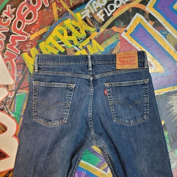 Levi's 513 Slim Straight Jeans W33 L30 - Made in Mexico, Classic Blue Denim - Picture 9 of 11